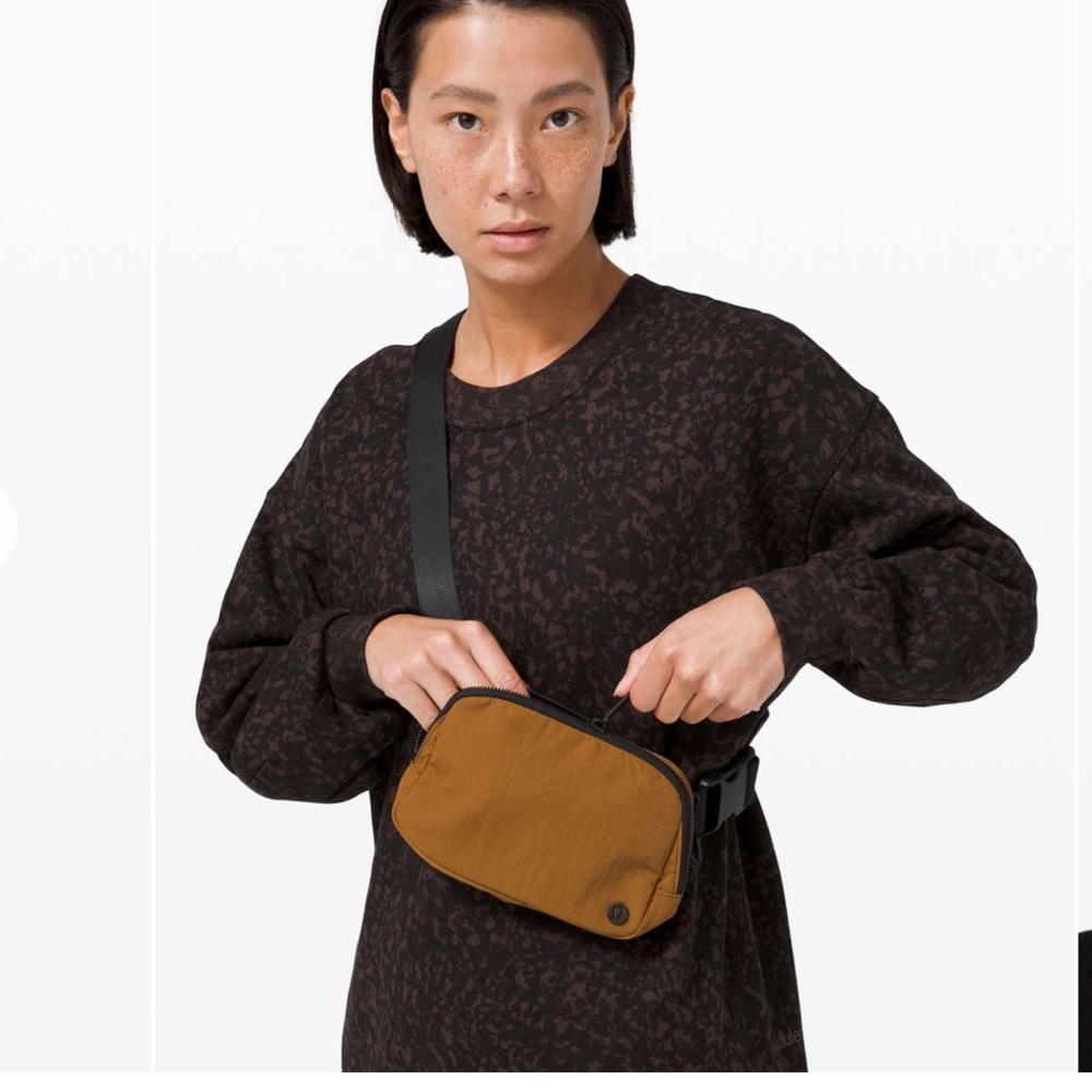 Lululemon Everywhere Belt Bag
